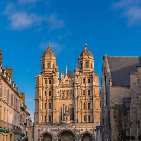 Le Moderne I Centre Historique Design & Spacieux